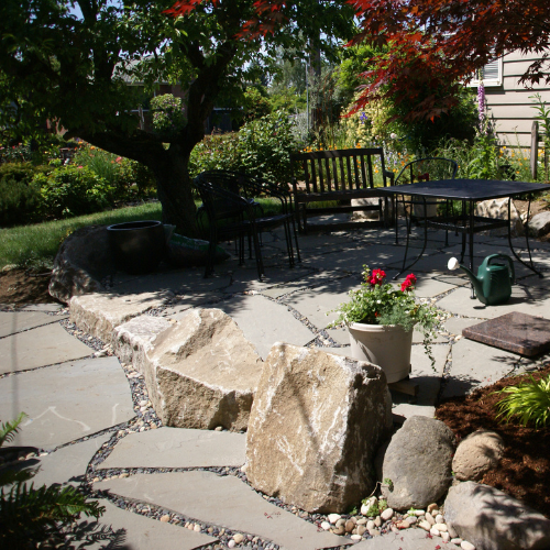 Pourquoi choisir la dalle en ardoise pour votre terrasse ?